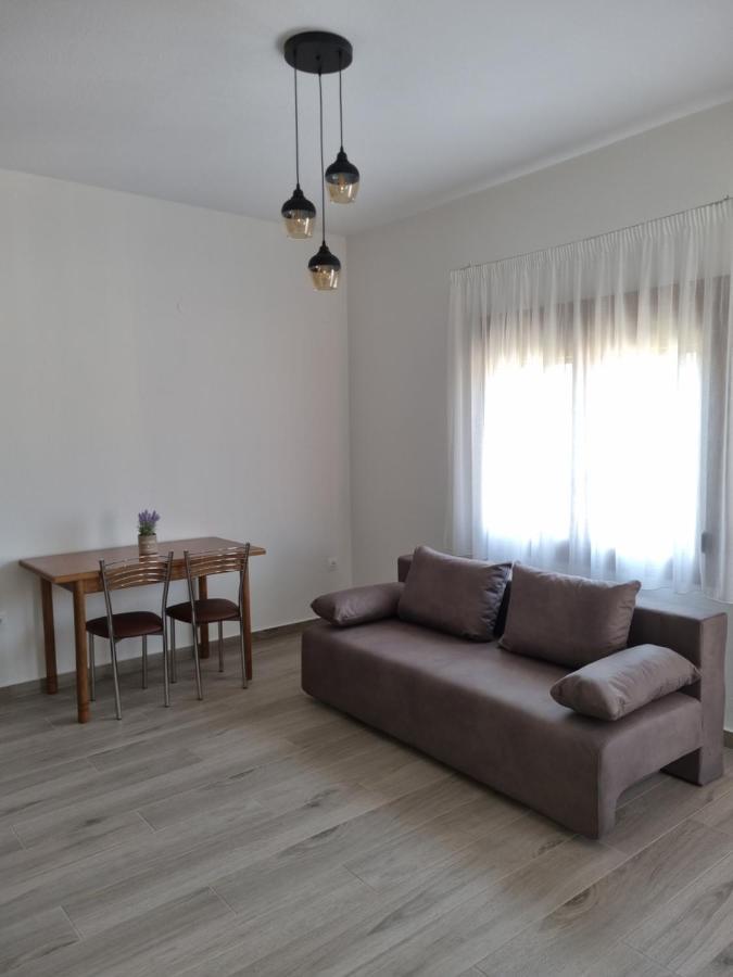 Apartamento Chriselia Nea Roda Exterior foto